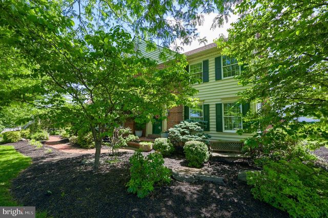 404 RHODA DR, Lancaster, PA 17601