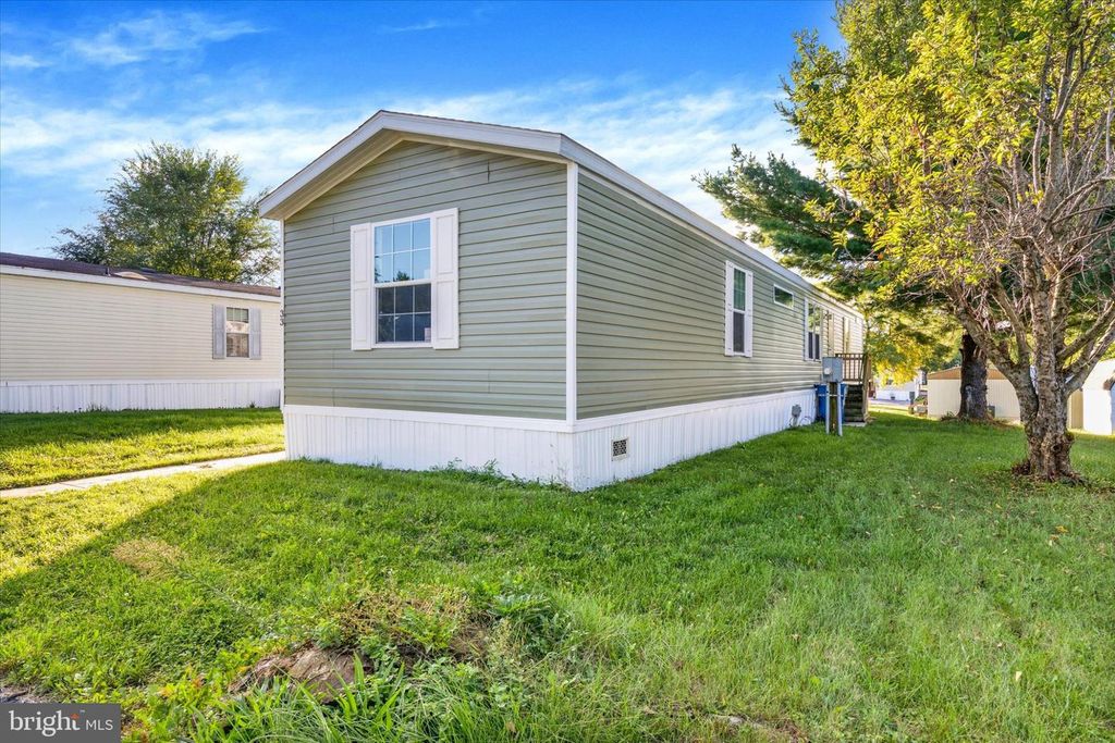 Image 18 of property listing at 33 DALLAS DR, Grantville, PA 17028