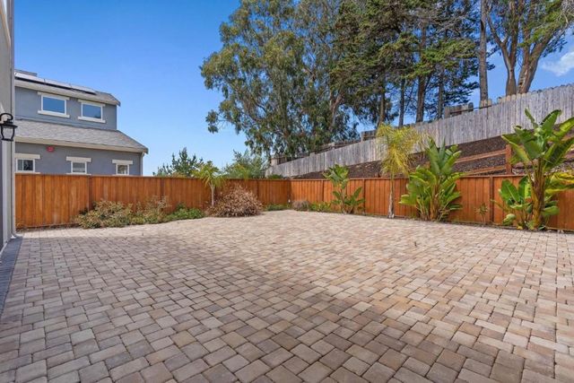 445 Russell Way, Marina, CA 93933