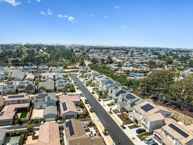 445 Russell Way, Marina, CA 93933