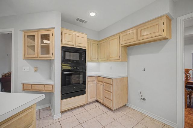 7513 Ramble Wood Trail, Fort Worth, TX 76132