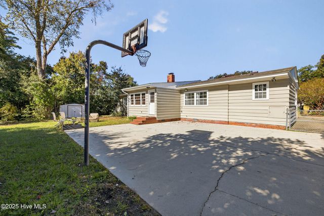 2224 Camellia Drive, Wilmington, NC 28403