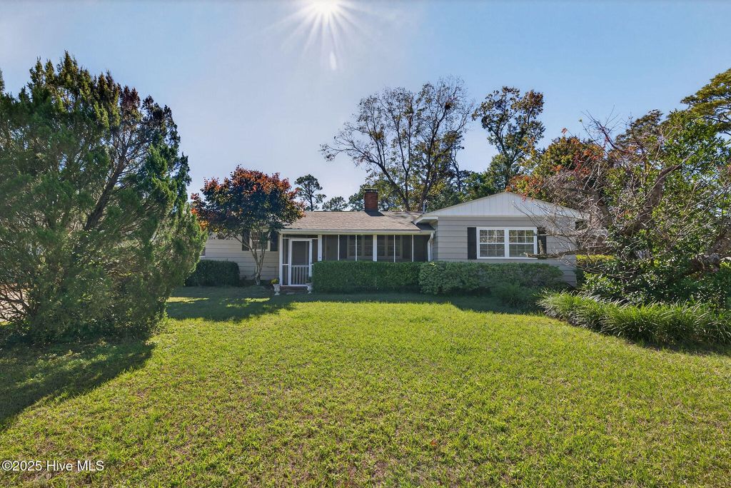 2224 Camellia Drive, Wilmington, NC 28403