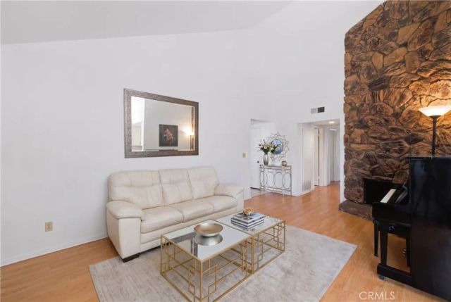 1530 W 145th 205, Gardena, CA 90247