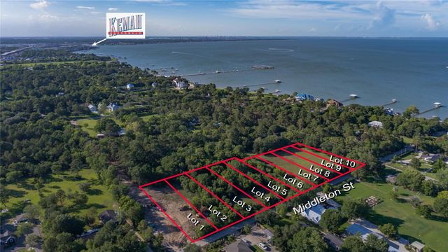02 Middleton Street, Bacliff, TX 77518