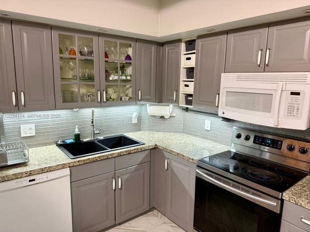 1965 S Ocean Dr 11K, Hallandale Beach, FL 33009