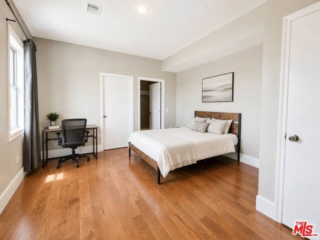 1212 W 37th Drive 2, Los Angeles, CA 90007