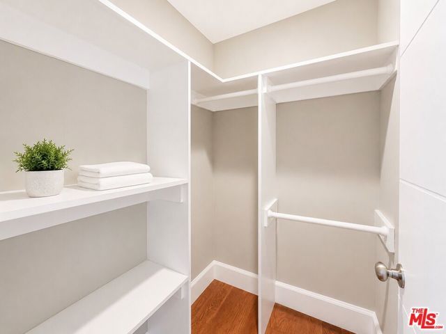 1212 W 37th Drive 2, Los Angeles, CA 90007