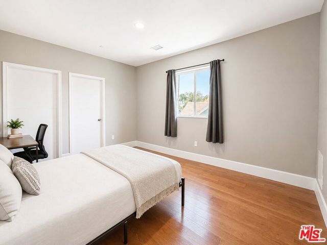 1212 W 37th Drive 2, Los Angeles, CA 90007