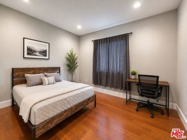 1212 W 37th Drive 2, Los Angeles, CA 90007