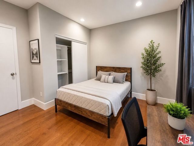 1212 W 37th Drive 2, Los Angeles, CA 90007