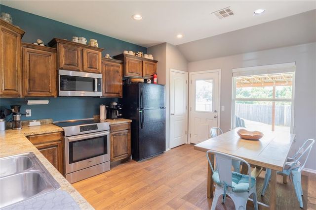 7221 Prairie Twyne Drive, Yukon, OK 73099