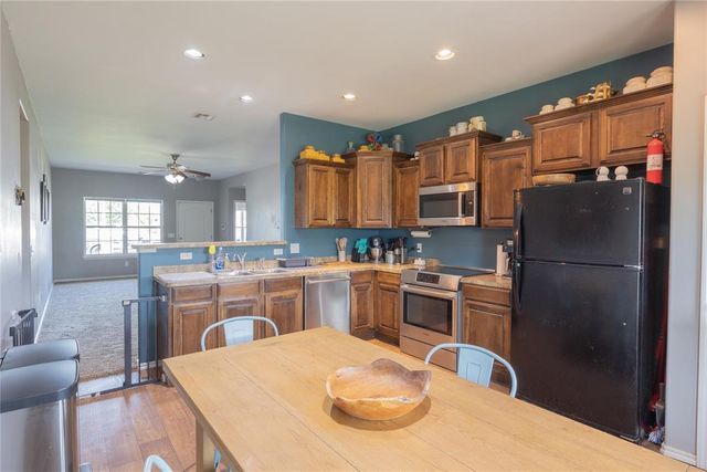 7221 Prairie Twyne Drive, Yukon, OK 73099