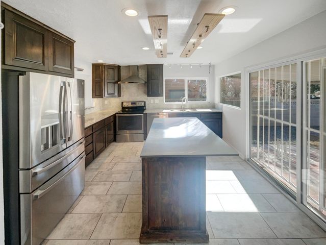 1217 Kirby Street NE, Albuquerque, NM 87112