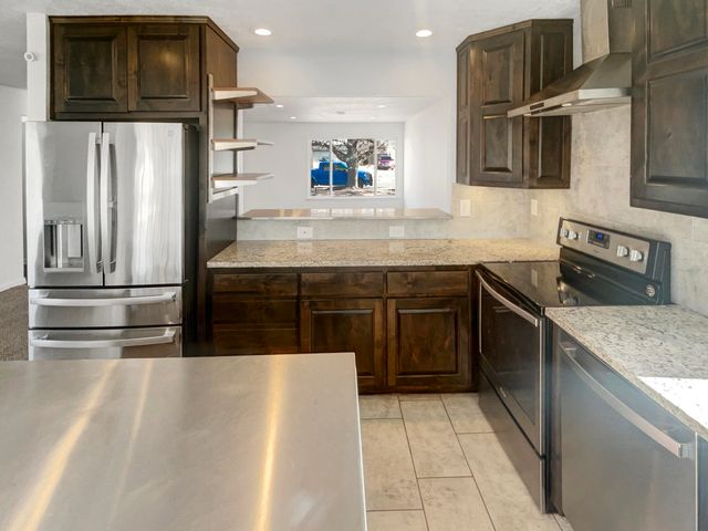 1217 Kirby Street NE, Albuquerque, NM 87112