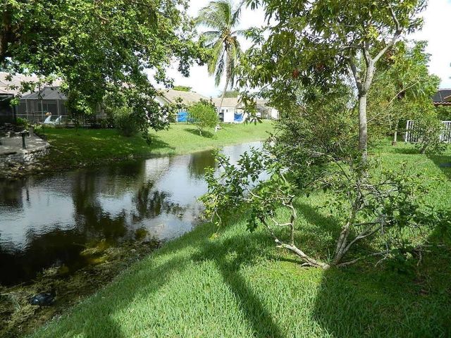 4002 NW 73rd Avenue, Coral Springs, FL 33065