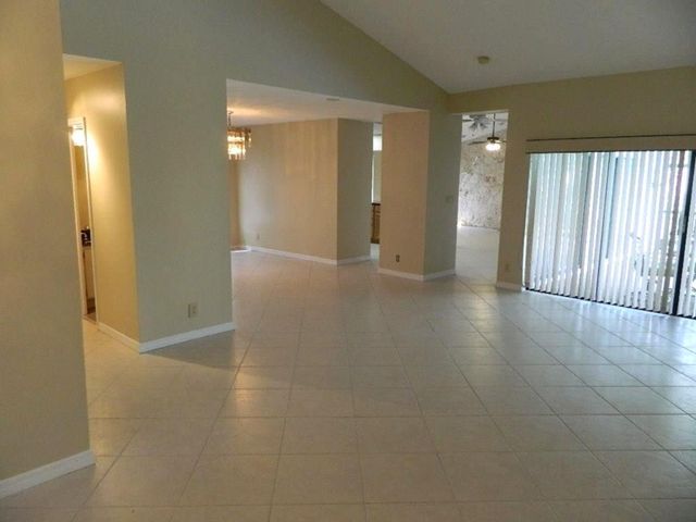 4002 NW 73rd Avenue, Coral Springs, FL 33065