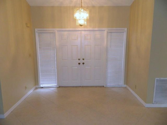 4002 NW 73rd Avenue, Coral Springs, FL 33065