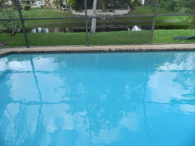 4002 NW 73rd Avenue, Coral Springs, FL 33065