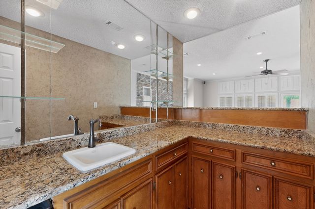 14015 Highmark Square, Dallas, TX 75254