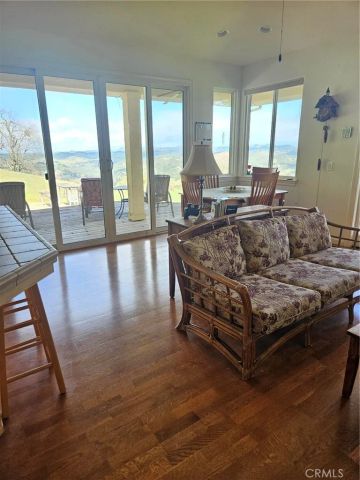 1115 Cypress Mountain Drive, Paso Robles, CA 93446