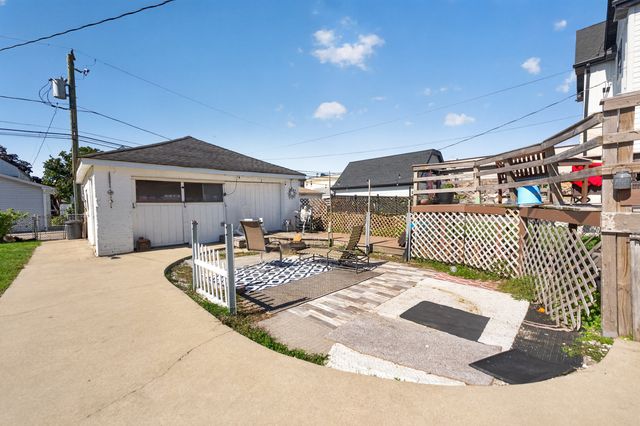 1224 Gunderson Avenue, Berwyn, IL 60402