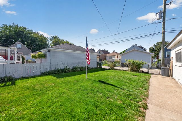 1224 Gunderson Avenue, Berwyn, IL 60402