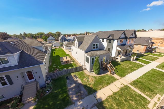 1224 Gunderson Avenue, Berwyn, IL 60402