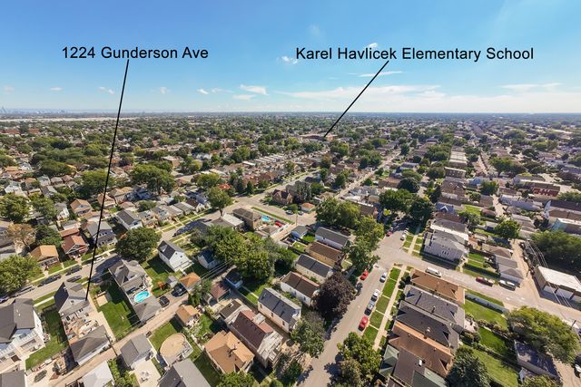 1224 Gunderson Avenue, Berwyn, IL 60402