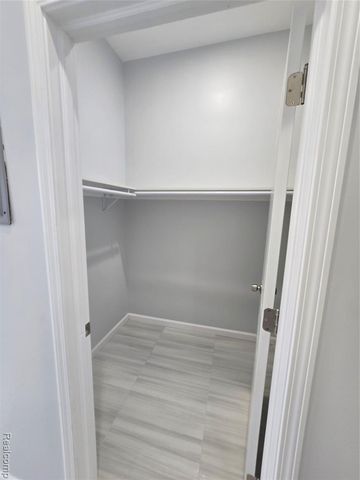 8833 Michigan Avenue, Detroit, MI 48210