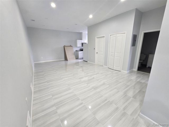 8833 Michigan Avenue, Detroit, MI 48210