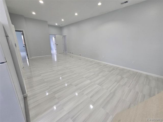 8833 Michigan Avenue, Detroit, MI 48210