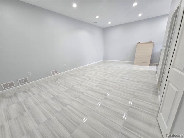 8833 Michigan Avenue, Detroit, MI 48210