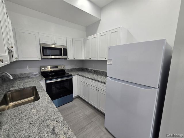 8833 Michigan Avenue, Detroit, MI 48210