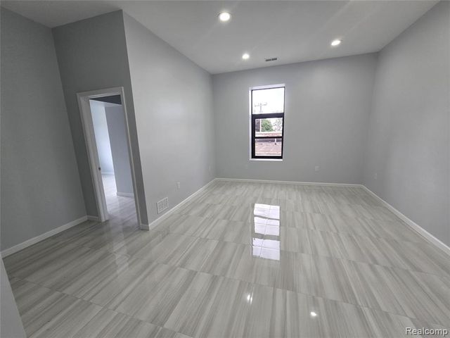 8833 Michigan Avenue, Detroit, MI 48210