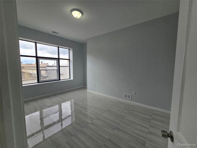 8833 Michigan Avenue, Detroit, MI 48210