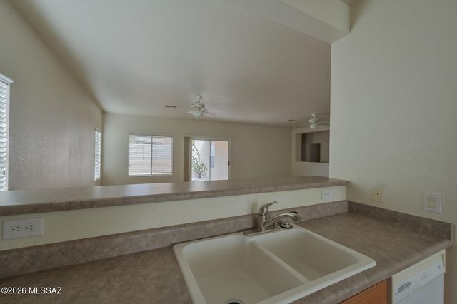 5518 W Copperhead Drive, Tucson, AZ 85742