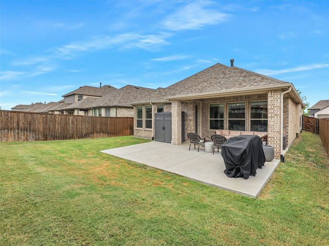 1909 Dappled Grey Avenue, Aubrey, TX 76227