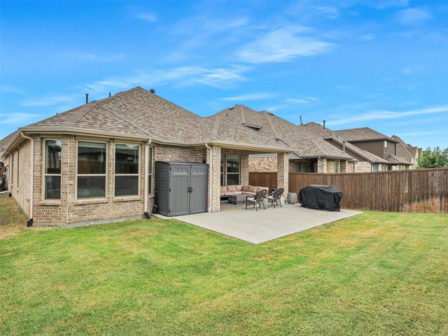 1909 Dappled Grey Avenue, Aubrey, TX 76227