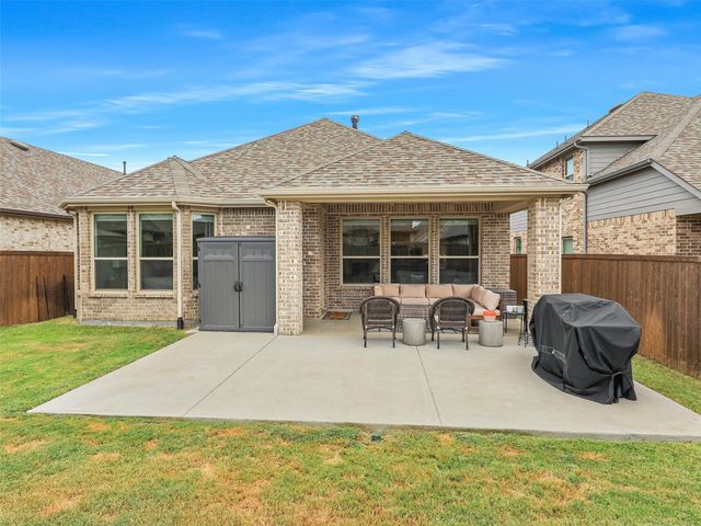 1909 Dappled Grey Avenue, Aubrey, TX 76227