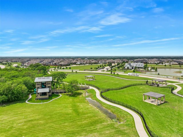 1909 Dappled Grey Avenue, Aubrey, TX 76227