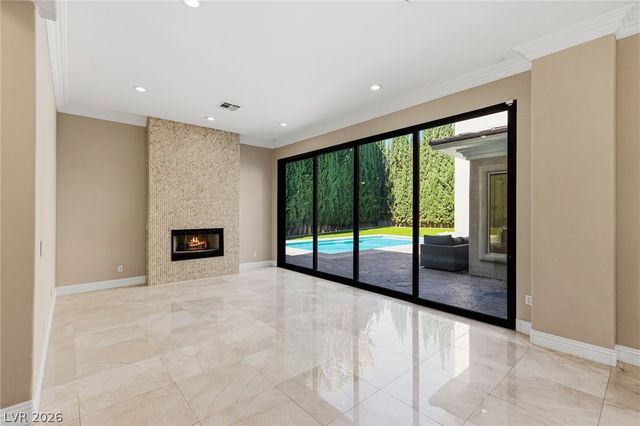 204 Satin Mist Court, Las Vegas, NV 89144