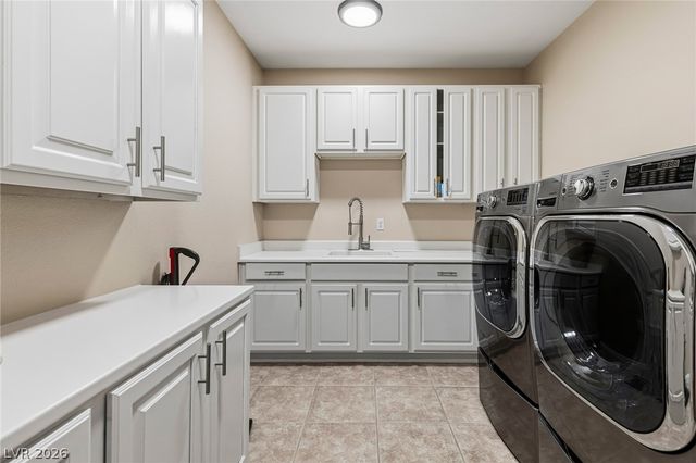 204 Satin Mist Court, Las Vegas, NV 89144
