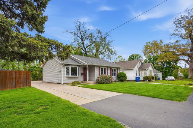 1160 32nd Street, Moline, IL 61265