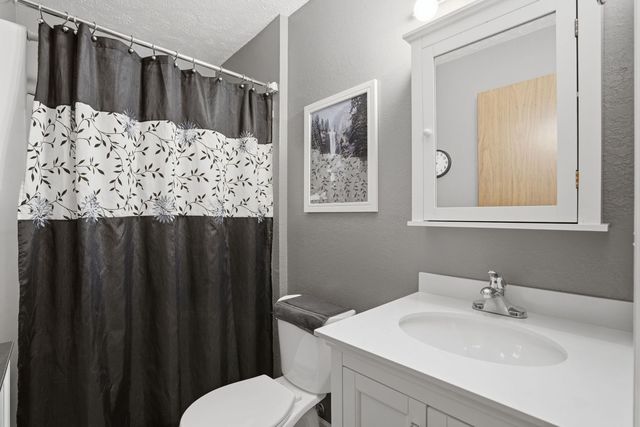 1160 32nd Street, Moline, IL 61265