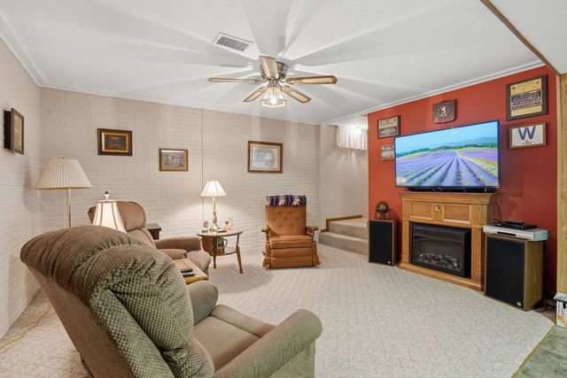 1160 32nd Street, Moline, IL 61265