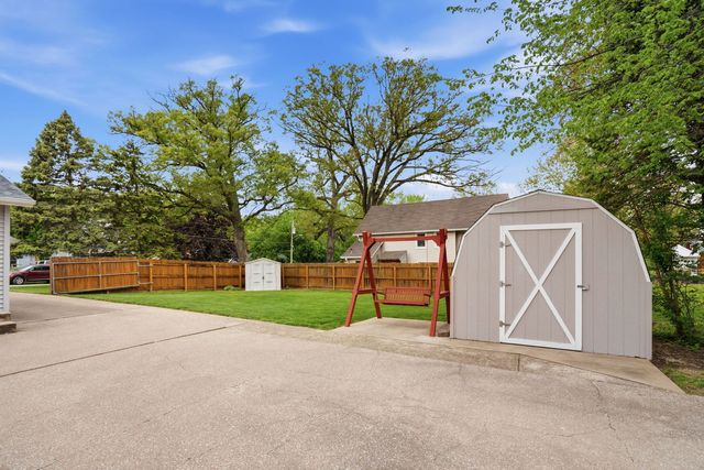 1160 32nd Street, Moline, IL 61265