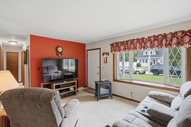 1160 32nd Street, Moline, IL 61265