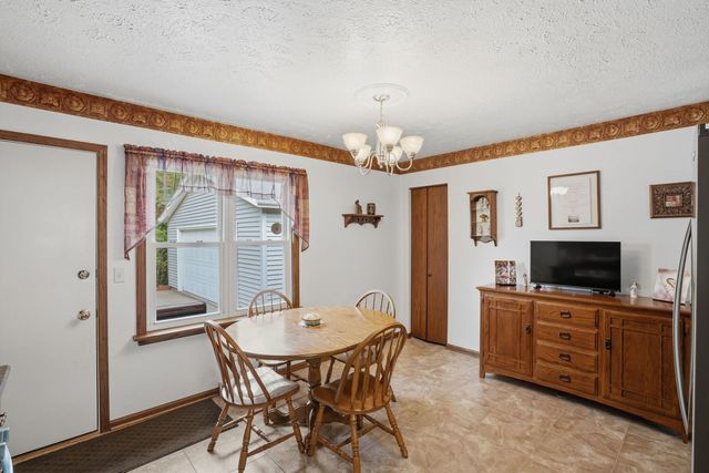 1160 32nd Street, Moline, IL 61265