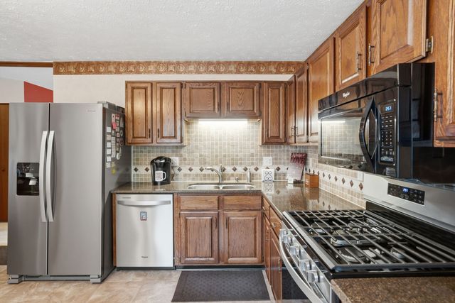 1160 32nd Street, Moline, IL 61265
